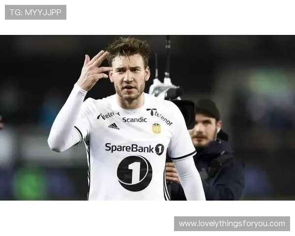 利桑德罗在身高劣势下展现拼搏精神,持续保持竞技状态进入赛季中。 利桑德罗在身高劣势下展现拼搏精神,持续保持竞技状态进入赛季中。