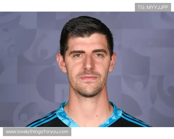 库尔图瓦:3次西甲萨莫拉奖+门将冲击金球的上限案例 库尔图瓦:3次西甲萨莫拉奖+门将冲击金球的上限案例