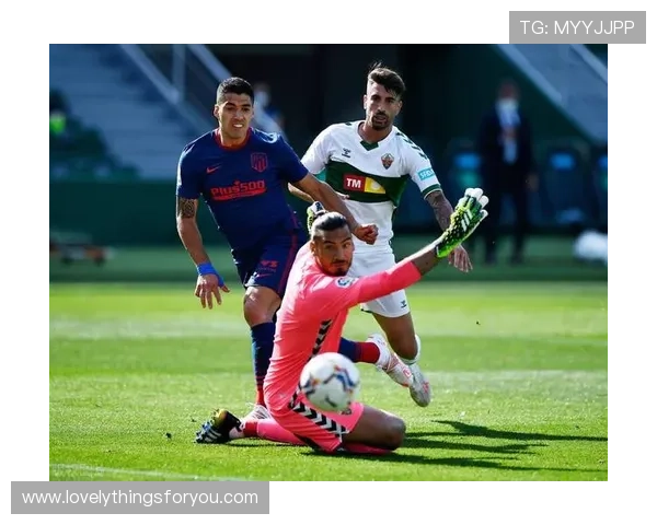 巴萨关键比赛表现起伏，对争冠形势产生影响与稳定性考验