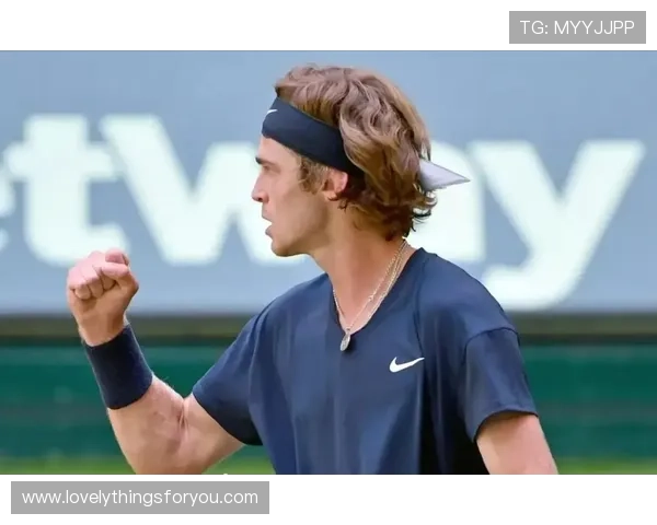 那不勒斯重回巅峰可能性引发讨论，阵容稳定性与竞争格局面临考验